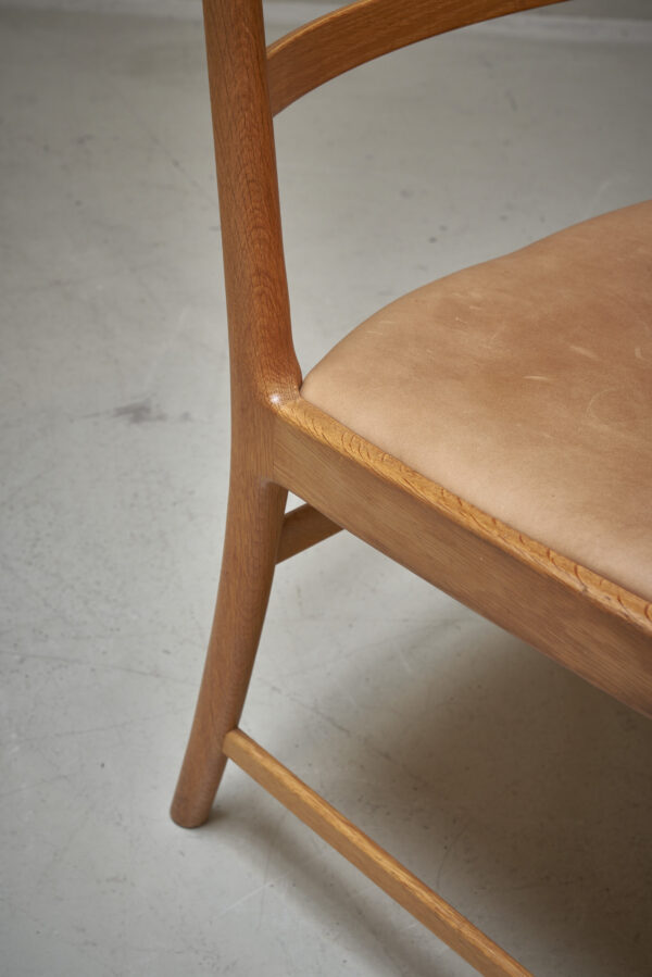 025_Showroom144_kai-lyngfeldt-larsen-dining-chairs_09