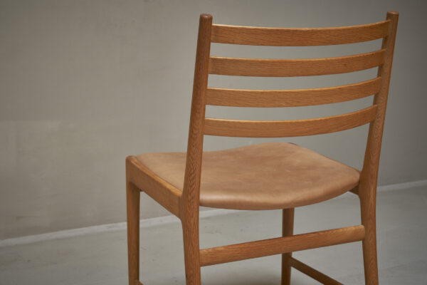 025_Showroom144_kai-lyngfeldt-larsen-dining-chairs_11