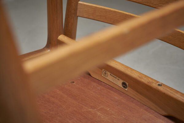 025_Showroom144_kai-lyngfeldt-larsen-dining-chairs_12